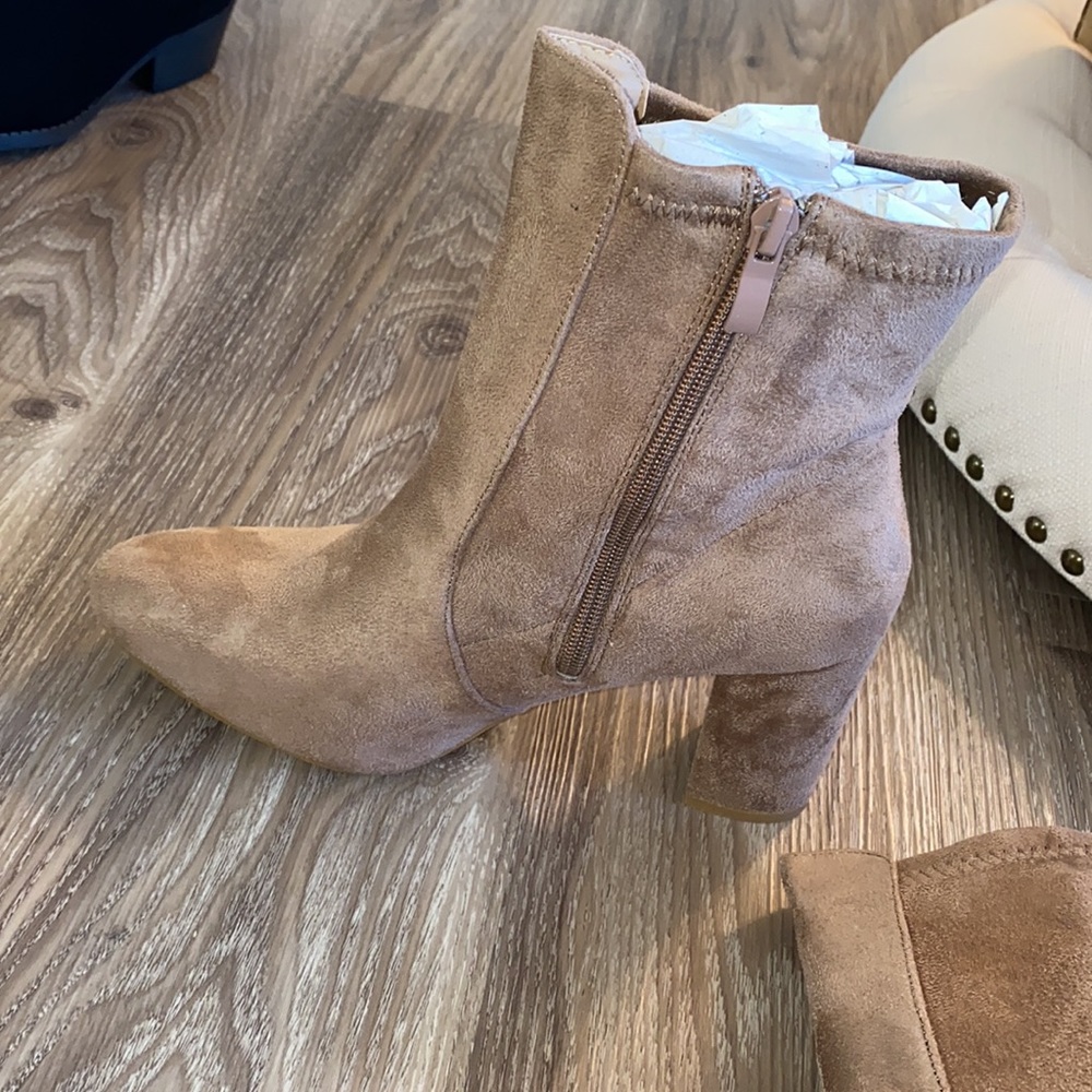 Pretty faux velvet style booties - Picture 7 of 8